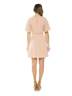 Oakless Dress